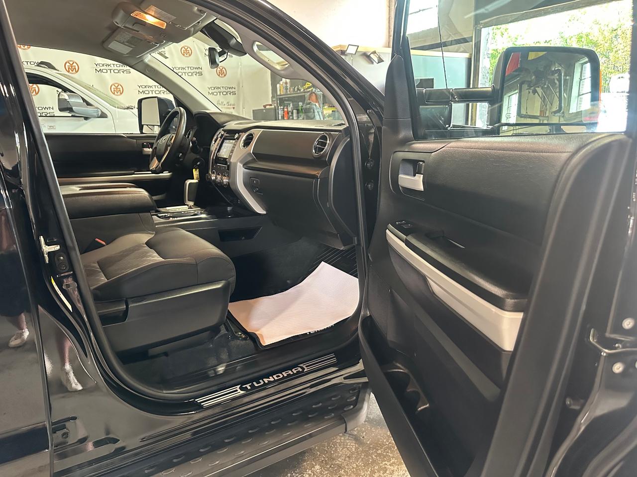 2019 Toyota Tundra 4X4 Double Cab SR5 Plus 5.7L - Photo #11