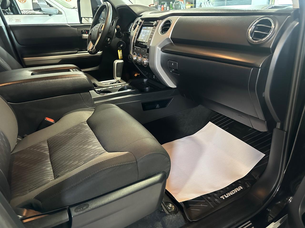 2019 Toyota Tundra 4X4 Double Cab SR5 Plus 5.7L - Photo #15