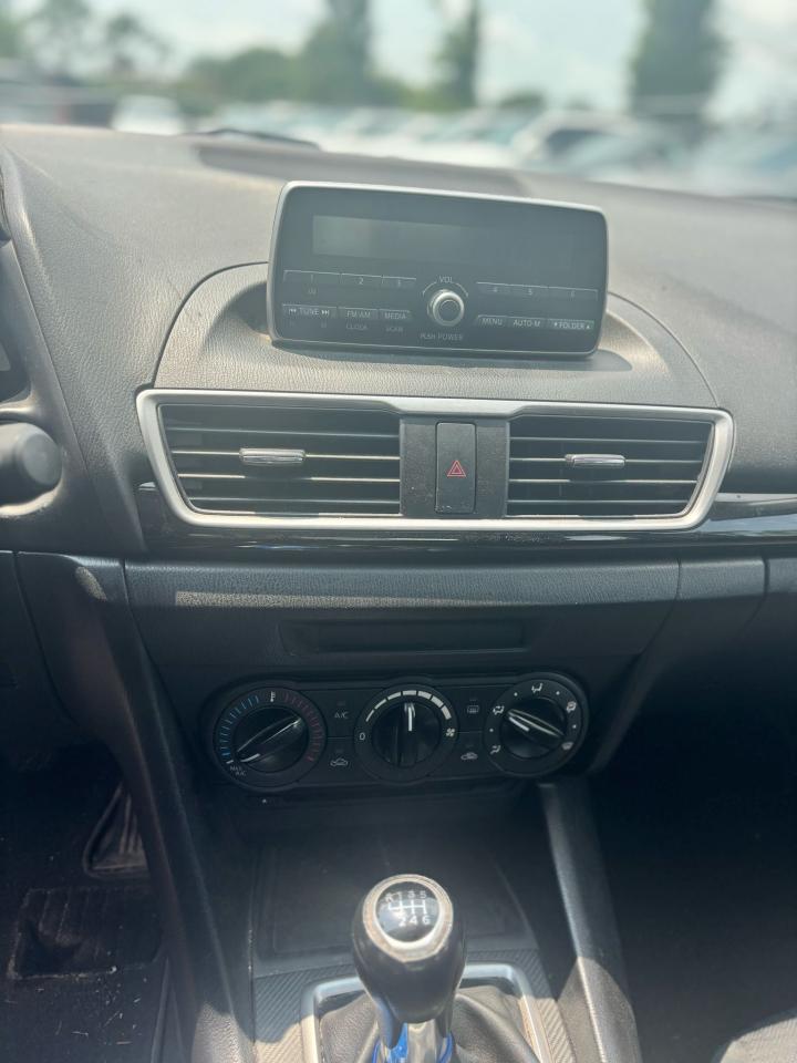 2015 Mazda MAZDA3 GX - Photo #11
