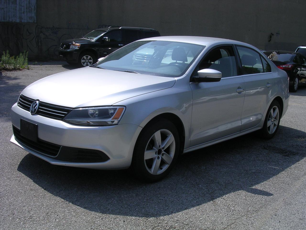 2013 Volkswagen Jetta 4dr 2.5L Auto Comfortline - Photo #2