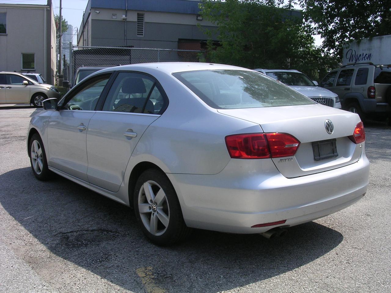 2013 Volkswagen Jetta 4dr 2.5L Auto Comfortline - Photo #3