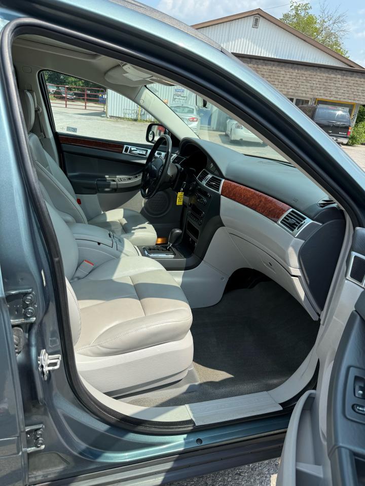 2007 Chrysler Pacifica Touring - Photo #16