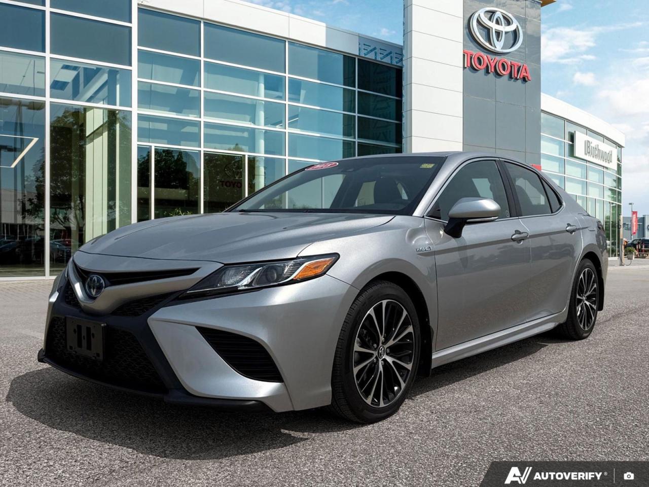 Used 2018 Toyota Camry HYBRID SE Upgrade | No Accidents | Low KM | Moonroof | for sale in Winnipeg, MB
