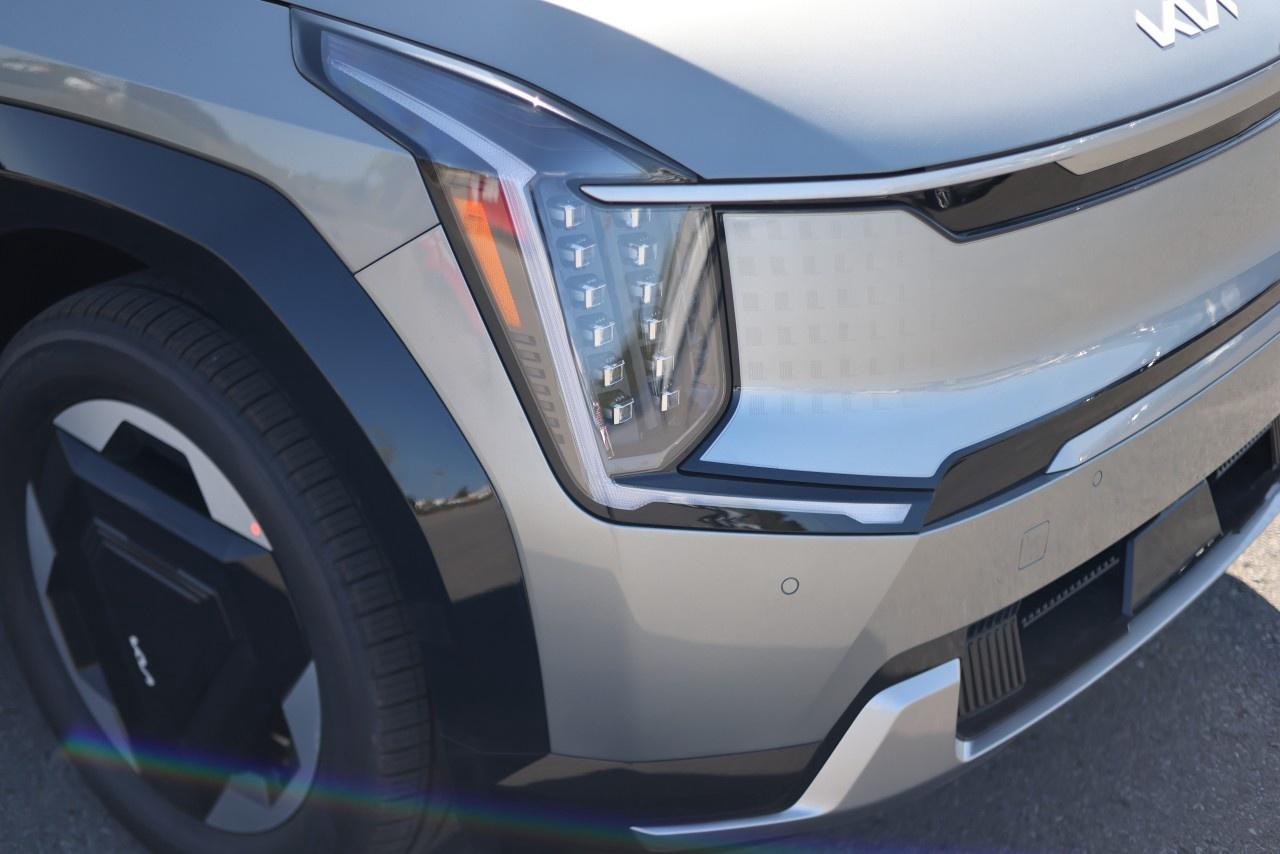 2026 Kia EV9 Land w/Plus Package AWD Photo