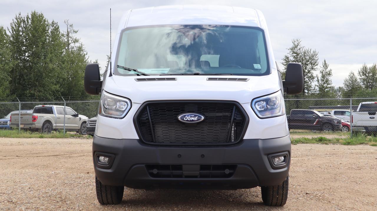 2025 Ford Transit Passenger Wagon XL Photo2