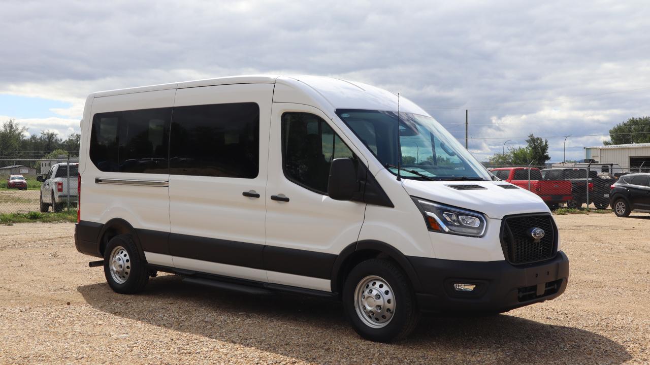 2025 Ford Transit Passenger Wagon XL Photo