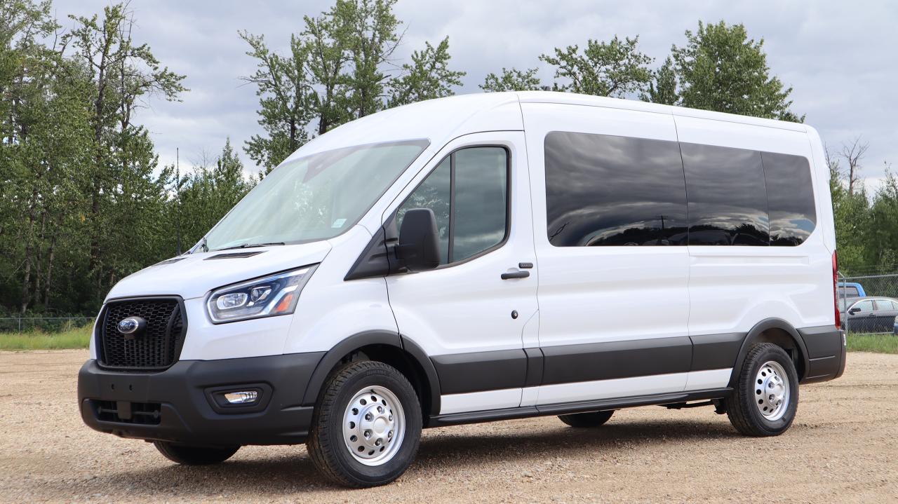 2025 Ford Transit Passenger Wagon XL Photo