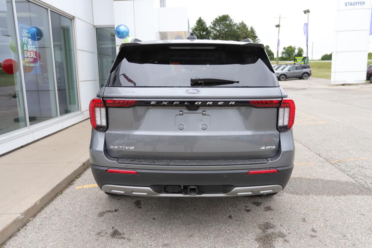 2025 Ford Explorer ACTIVE 4WD Photo4