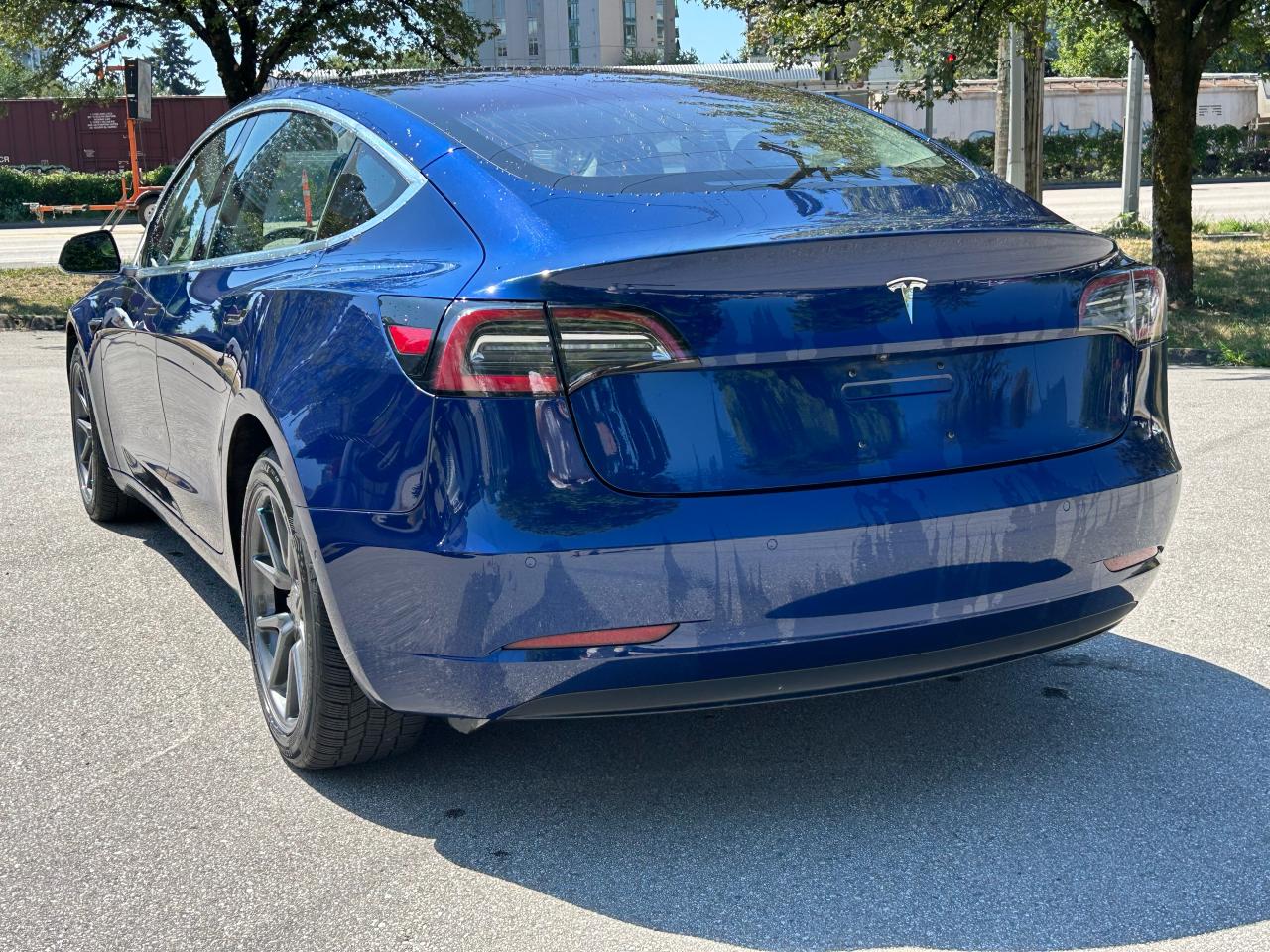 2018 Tesla Model 3  - Photo #3