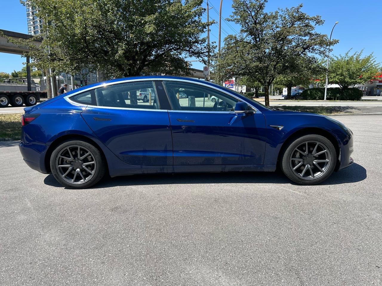 2018 Tesla Model 3  - Photo #5