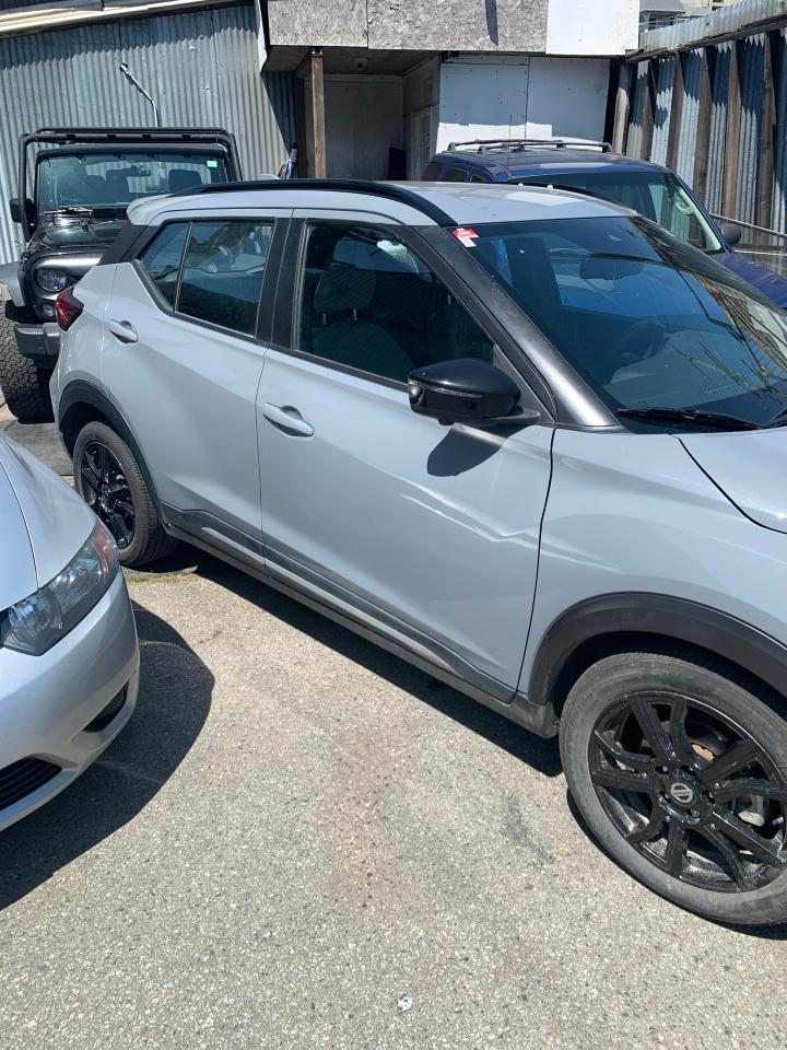 2021 Nissan Kicks SR - Photo #2