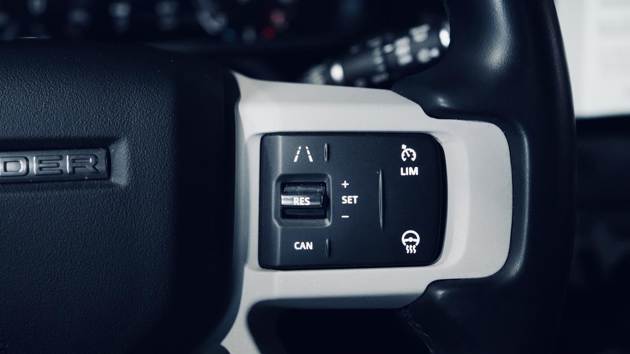 2023 Land Rover Defender 110 SE/PANO/MERIDIAN/360 CAM/CARPLAY/NO ACCIDENTS Photo
