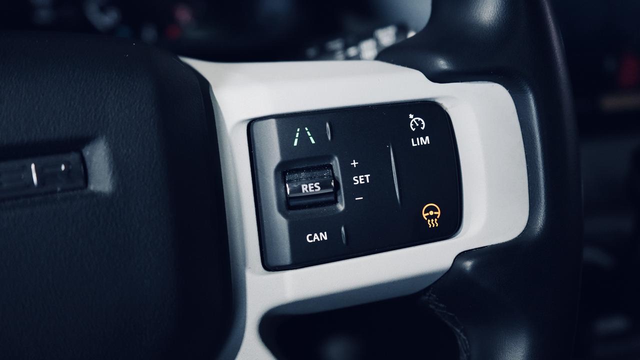 2023 Land Rover Defender 110 SE/PANO/MERIDIAN/360 CAM/CARPLAY/NO ACCIDENTS Photo