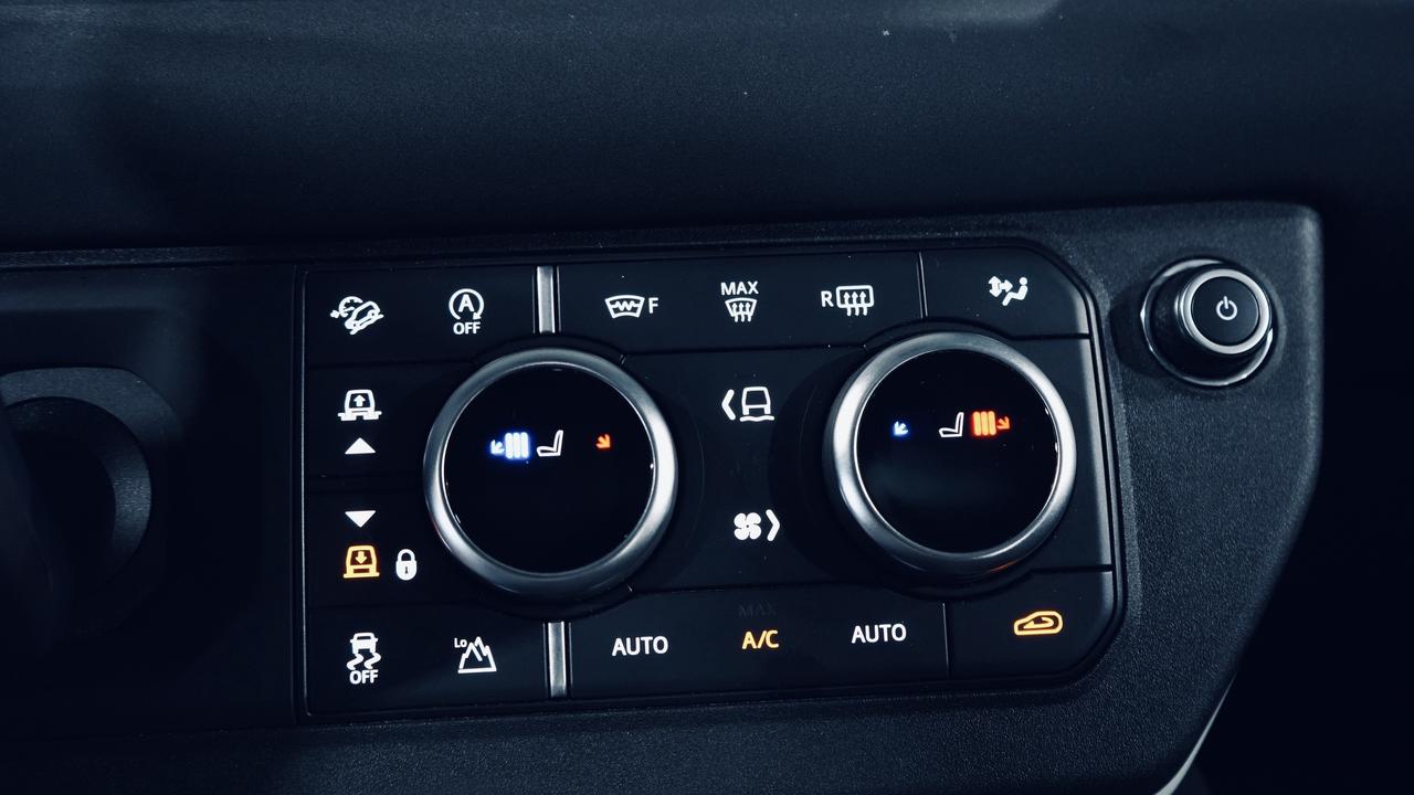 2023 Land Rover Defender 110 SE/PANO/MERIDIAN/360 CAM/CARPLAY/NO ACCIDENTS Photo