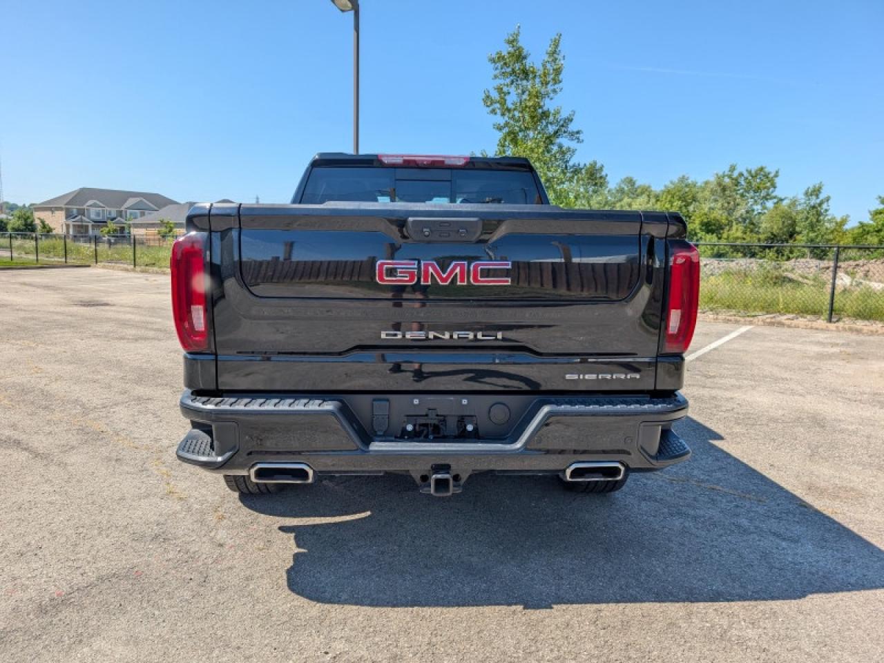 2023 GMC Sierra 1500 Denali Ultimate  **RESERVE PKG - $5,290 UPGRADE** Photo3