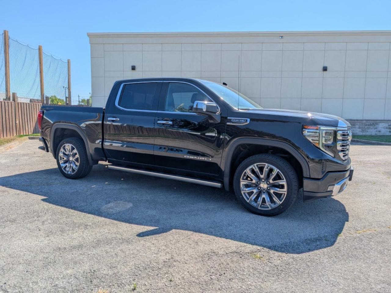 2023 GMC Sierra 1500 Denali Ultimate  **RESERVE PKG - $5,290 UPGRADE** Photo