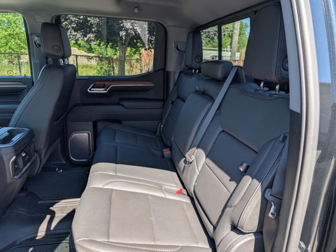 2023 GMC Sierra 1500 Denali Ultimate  **RESERVE PKG - $5,290 UPGRADE** Photo