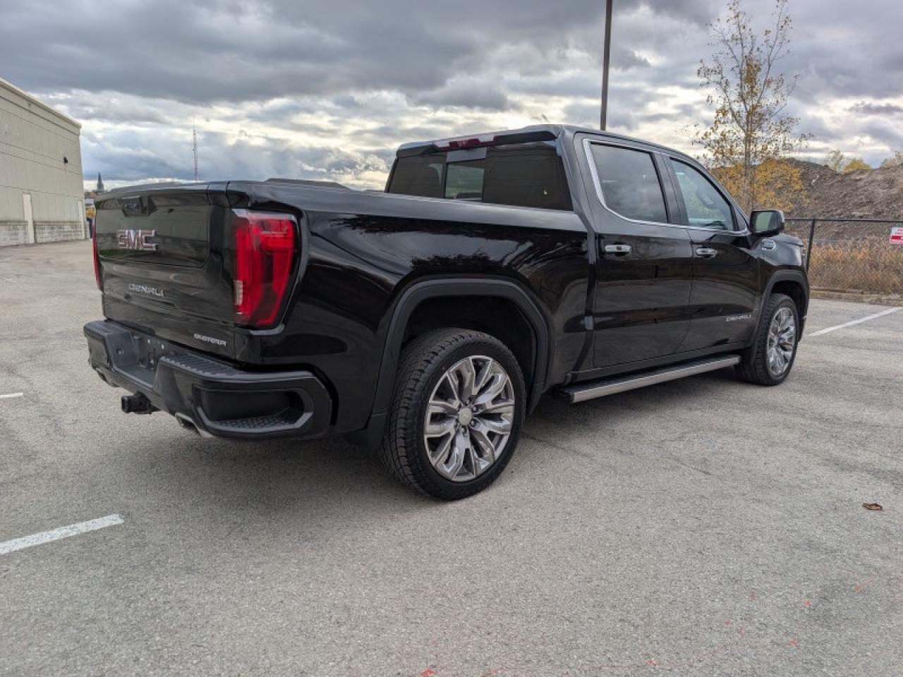 2023 GMC Sierra 1500 Denali Ultimate  **RESERVE PKG - $5,290 UPGRADE** Photo4