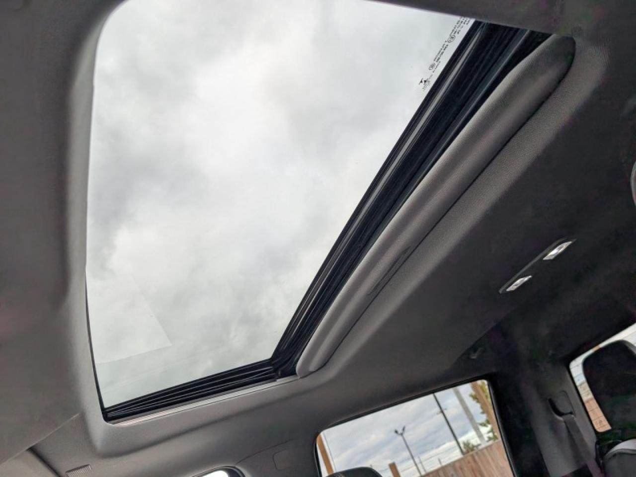 2023 GMC Sierra 1500 Denali Ultimate  **RESERVE PKG - $5,290 UPGRADE** Photo