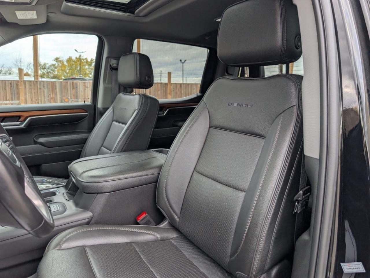 2023 GMC Sierra 1500 Denali Ultimate  **RESERVE PKG - $5,290 UPGRADE** Photo