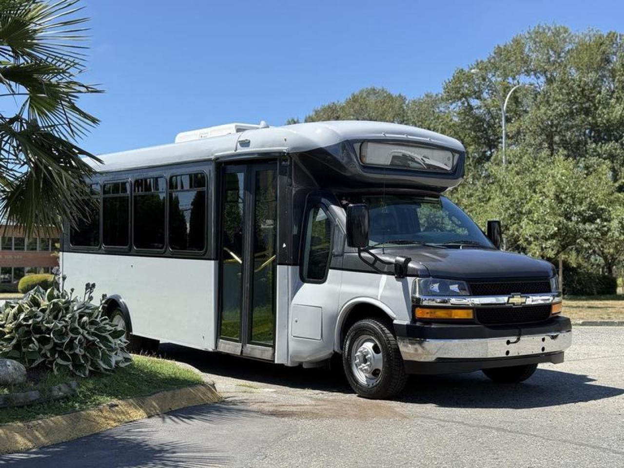 Used 2019 Chevrolet Express 4500 22-Passenger Wheelchair Accessible Bus for sale in Burnaby, BC