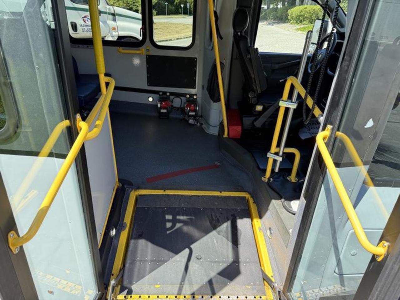 12757422