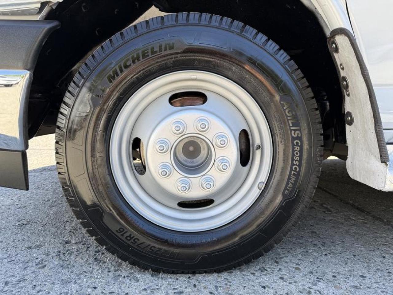 12757422