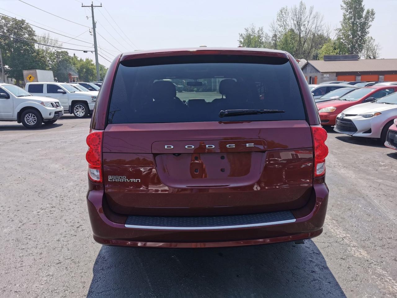 2017 Dodge Grand Caravan SE - Photo #4