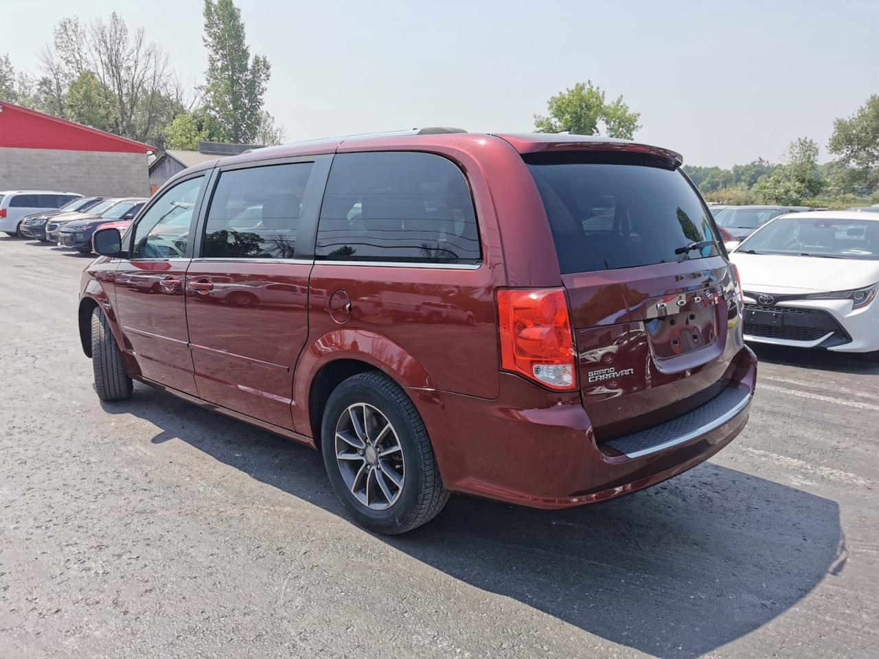 2017 Dodge Grand Caravan SE - Photo #3