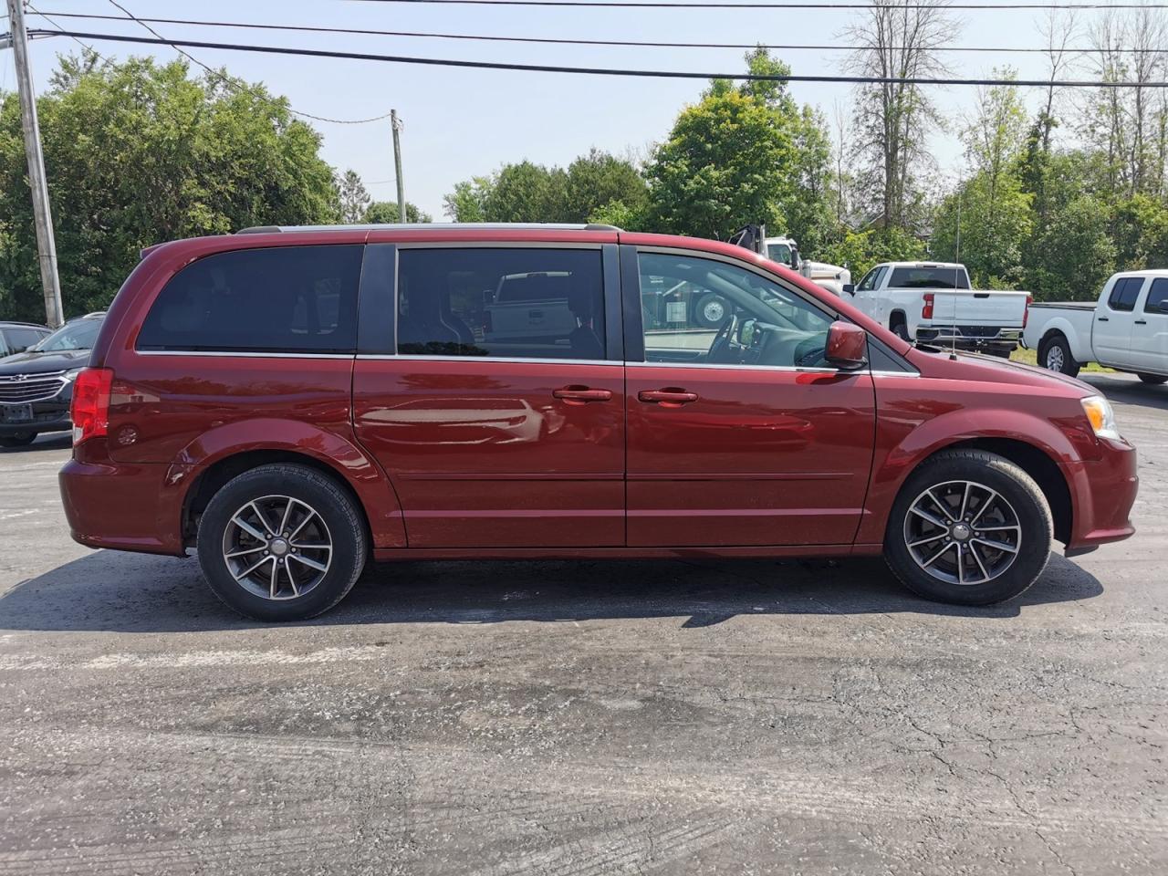 2017 Dodge Grand Caravan SE - Photo #6