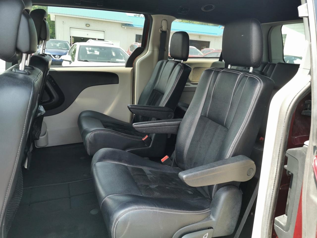 2017 Dodge Grand Caravan SE - Photo #14