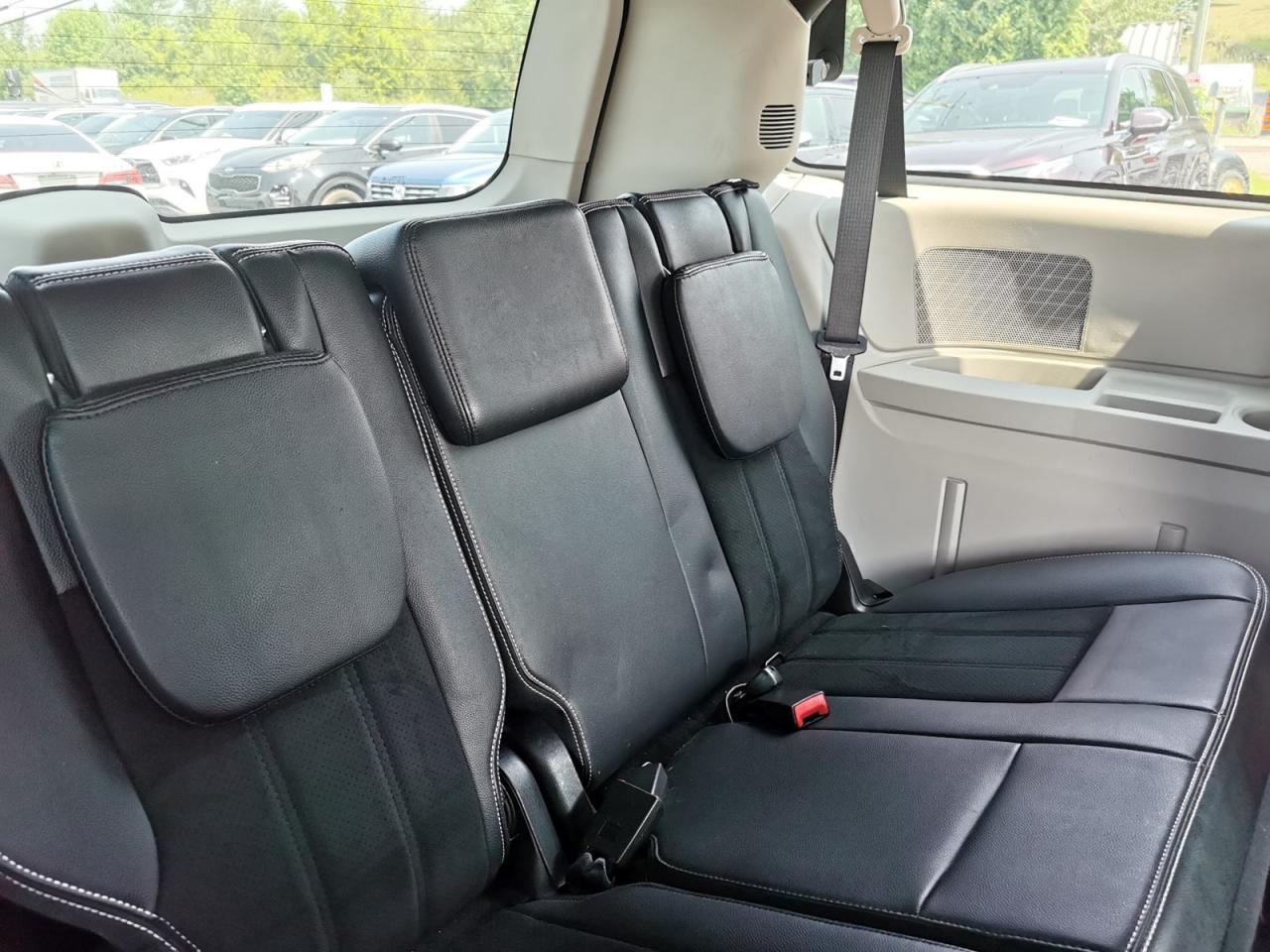 2017 Dodge Grand Caravan SE - Photo #21
