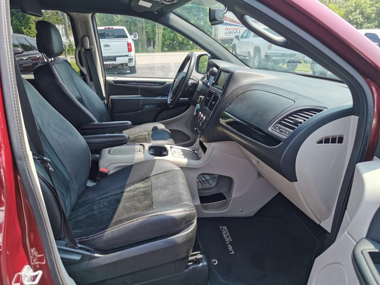 2017 Dodge Grand Caravan SE - Photo #22