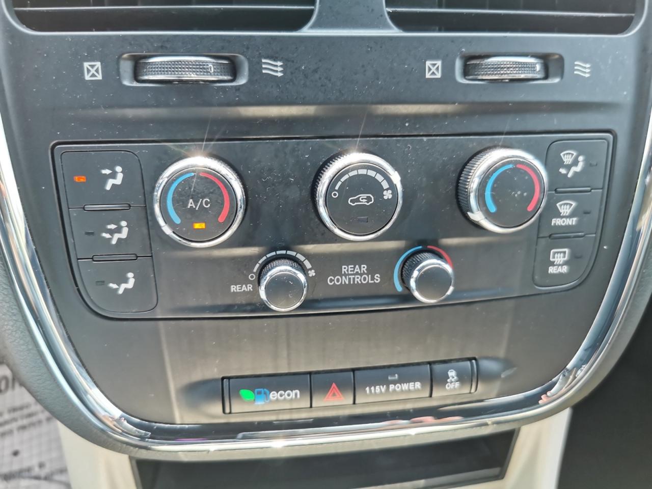 2017 Dodge Grand Caravan SE - Photo #25