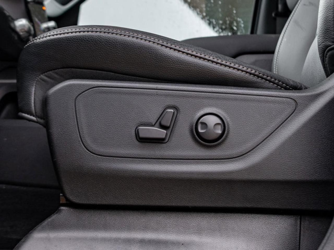 2025 RAM 1500 SPORT Photo