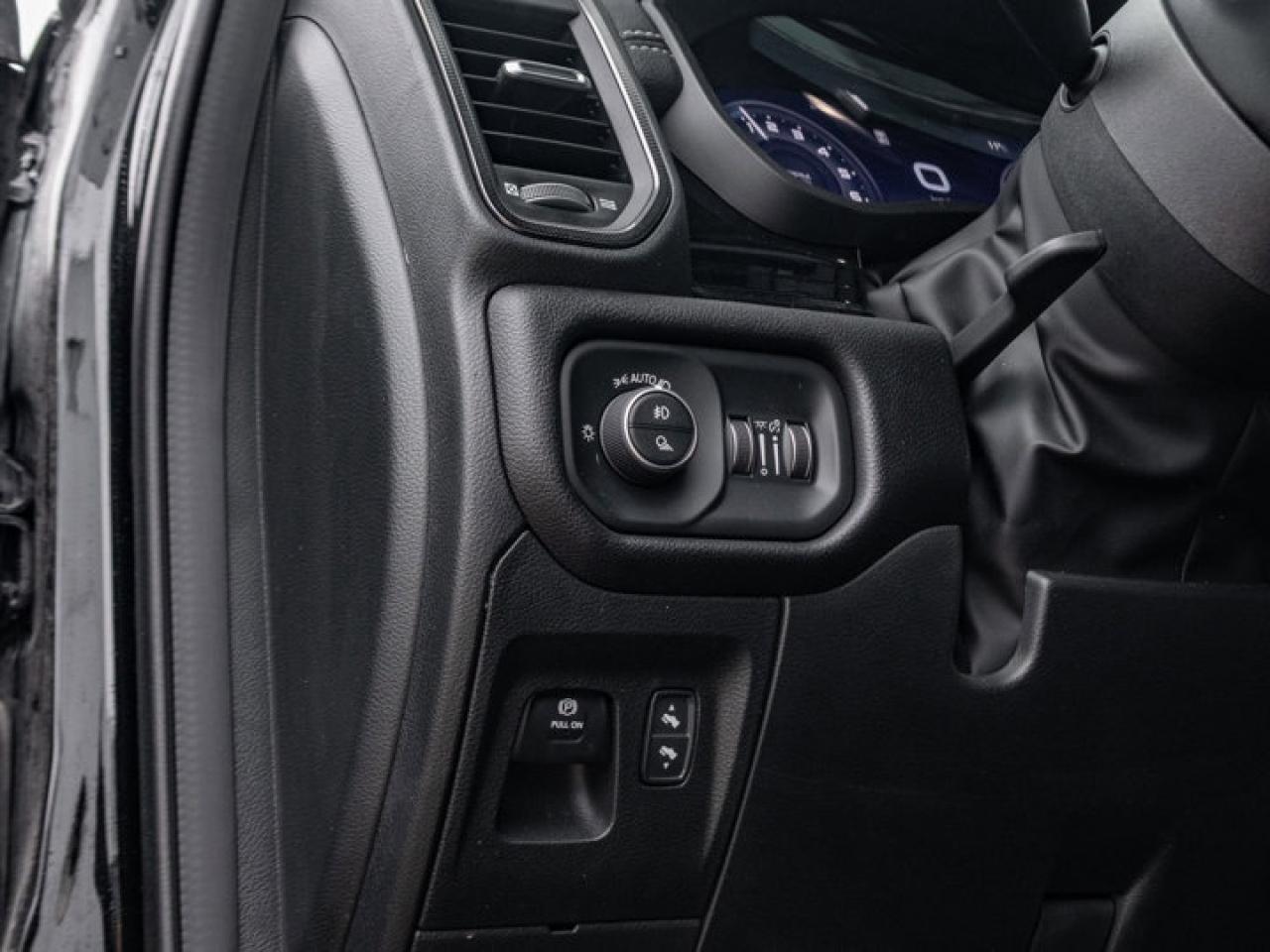 2025 RAM 1500 SPORT Photo