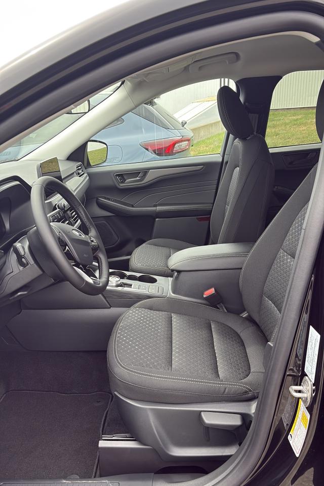 2025 Ford Escape  Photo3