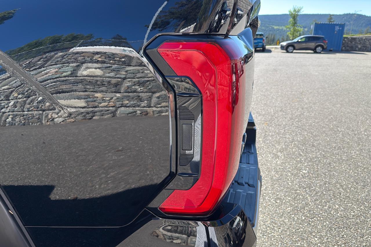 2023 Toyota Tundra Limited  Photo