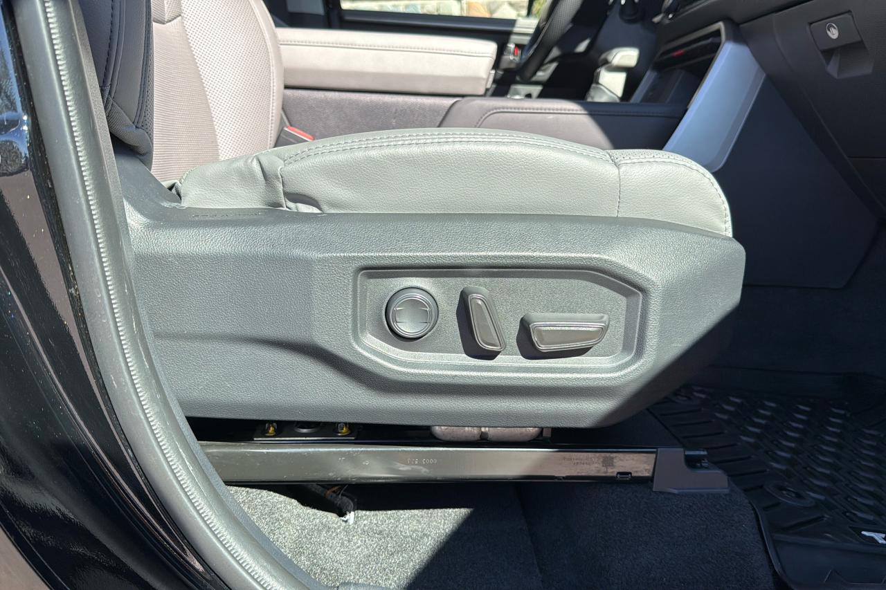 2023 Toyota Tundra Limited  Photo