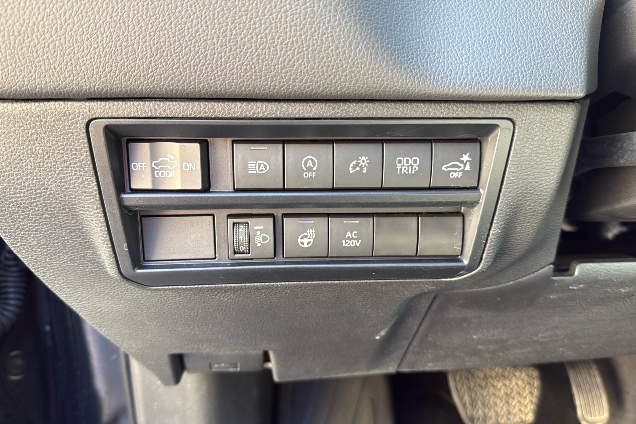 2023 Toyota Tundra Limited  Photo