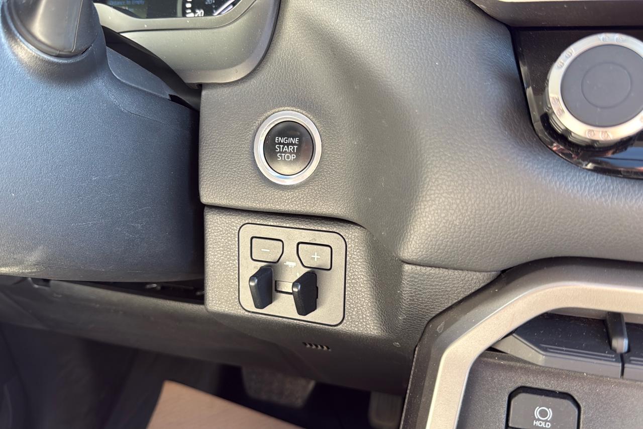 2023 Toyota Tundra Limited  Photo