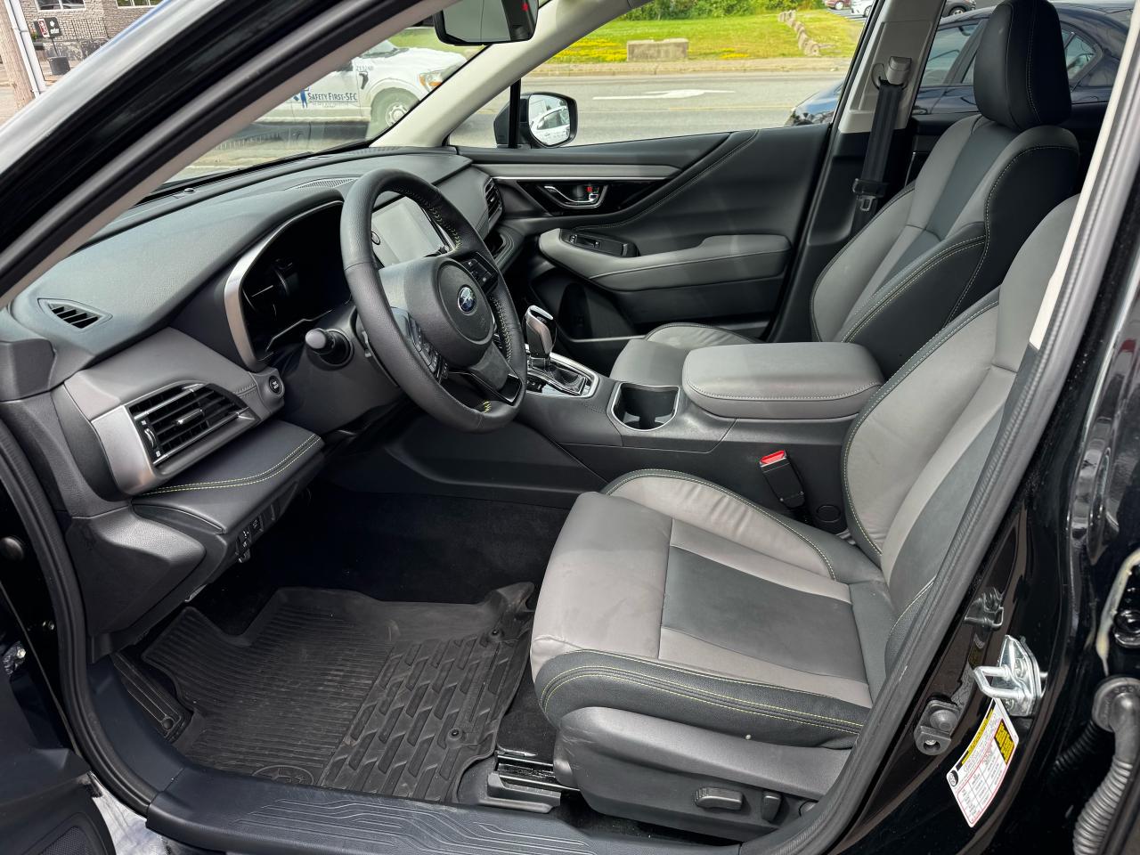 2025 Subaru Outback ONYX Photo