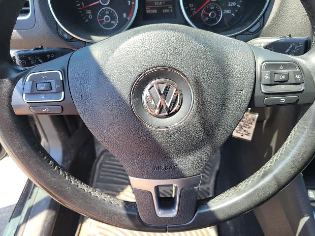 2012 Volkswagen Golf Highline Photo10