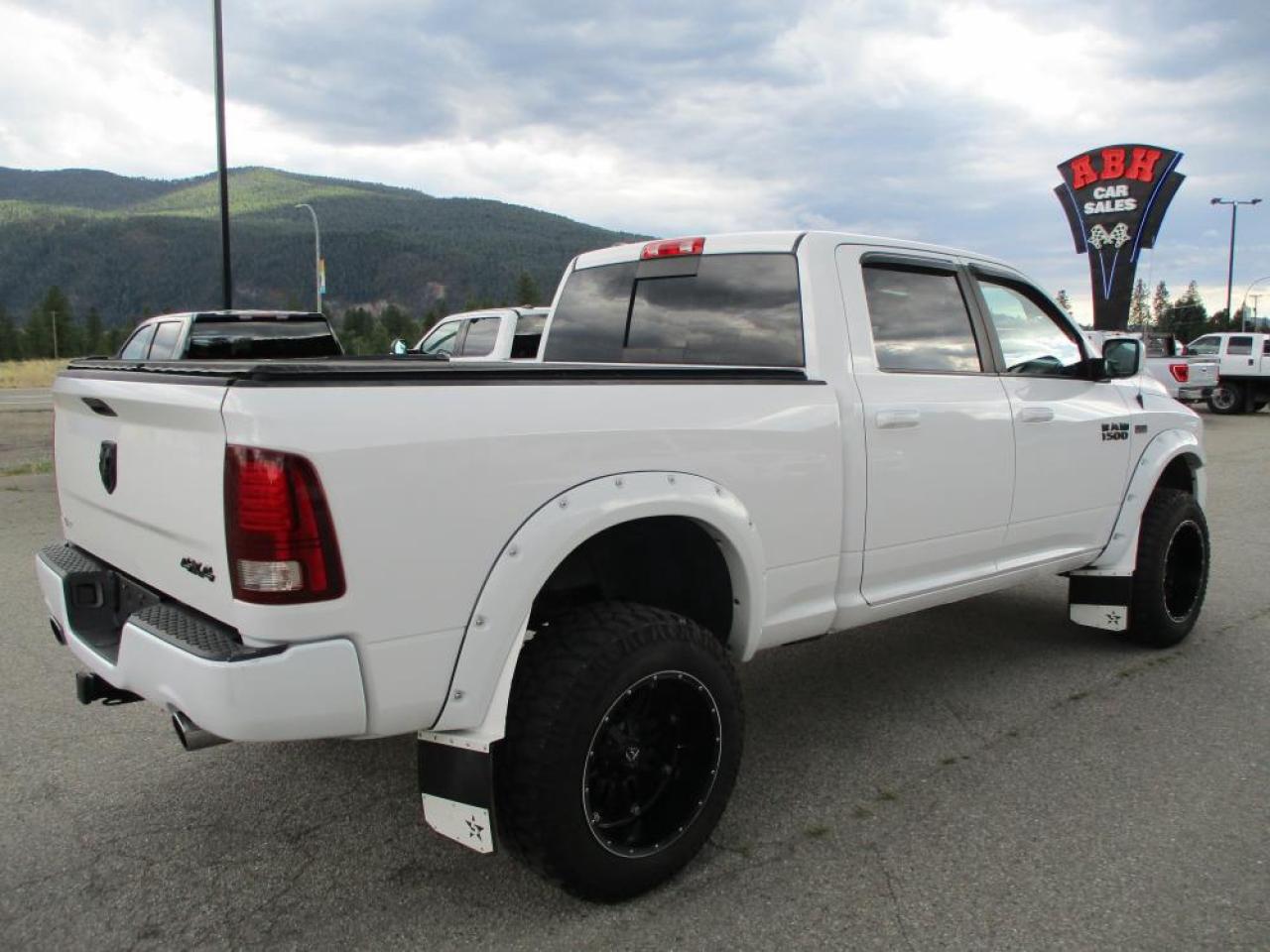 2017 RAM 1500 SPORT CREW CAB 4X4 Photo4