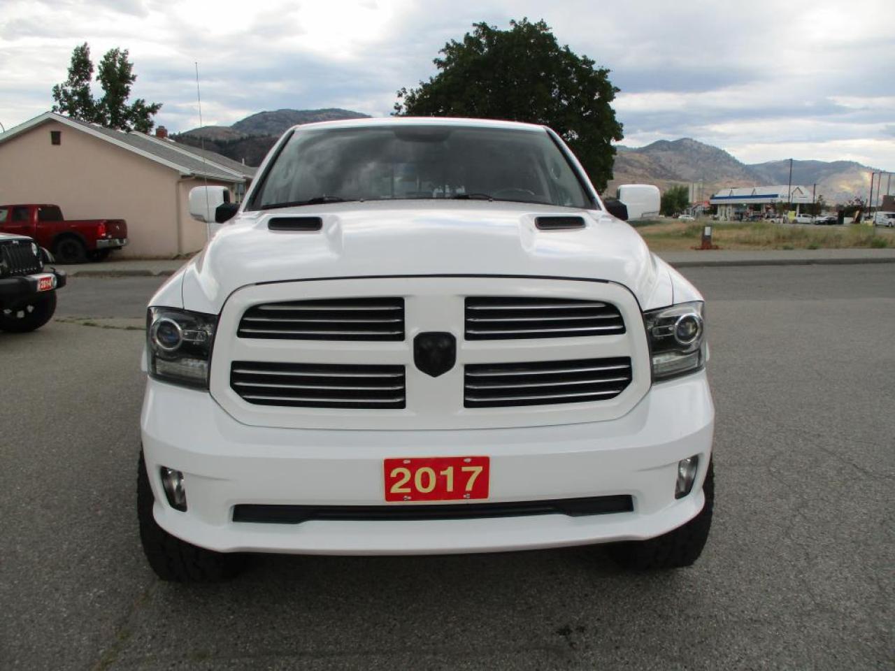 2017 RAM 1500 SPORT CREW CAB 4X4 Photo1