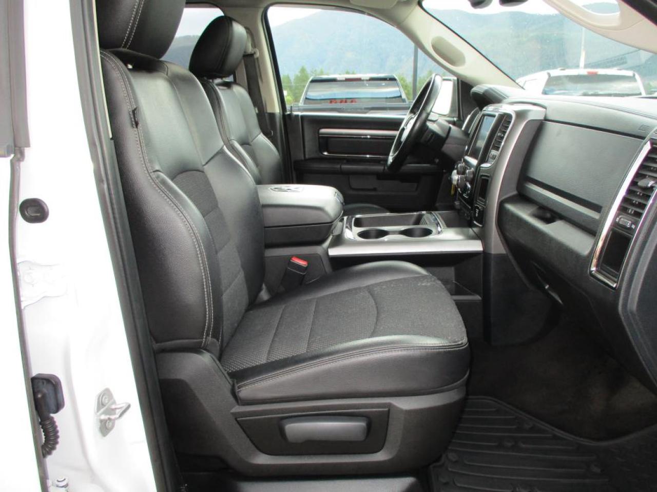 2017 RAM 1500 SPORT CREW CAB 4X4 Photo11