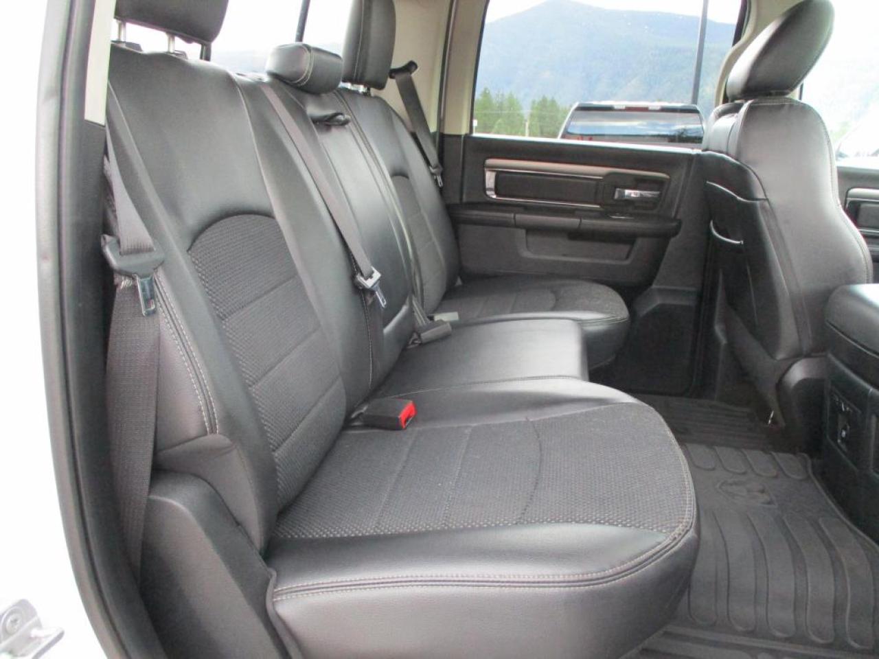 2017 RAM 1500 SPORT CREW CAB 4X4 Photo12