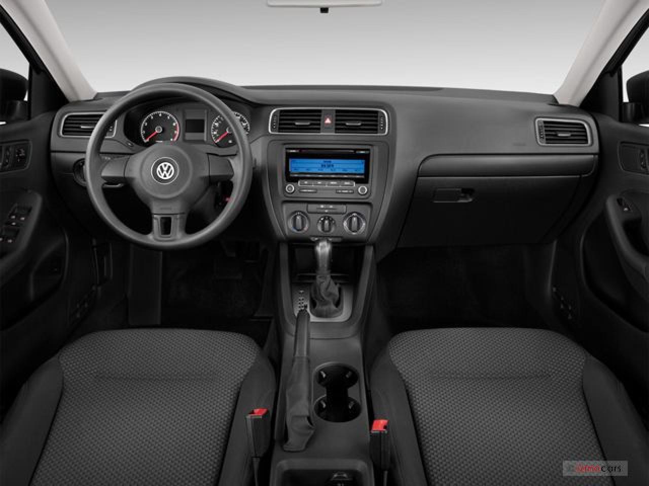 2013 Volkswagen Jetta TRENDLINE / LOW KM / ICE COLD AC / SUPER CLEAN/ - Photo #2