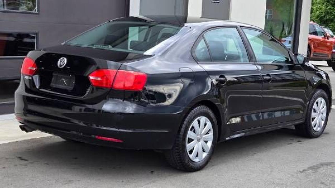2013 Volkswagen Jetta TRENDLINE / LOW KM / ICE COLD AC / SUPER CLEAN/ - Photo #3
