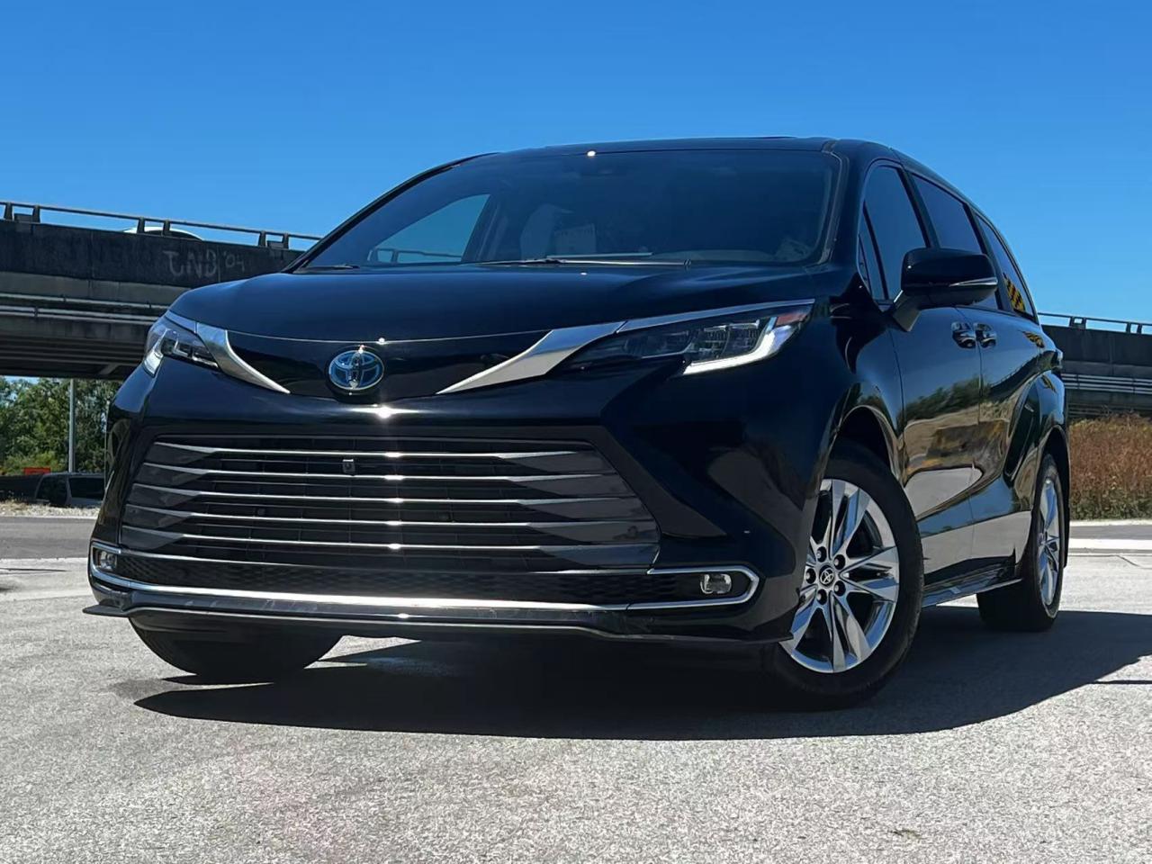 Used 2025 Toyota Sienna LIMITED AWD/ BRAND NEW for sale in Richmond, BC